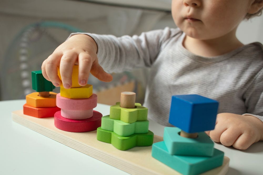 Les jouets en bois constituent une base solide pour le développement du cerveau